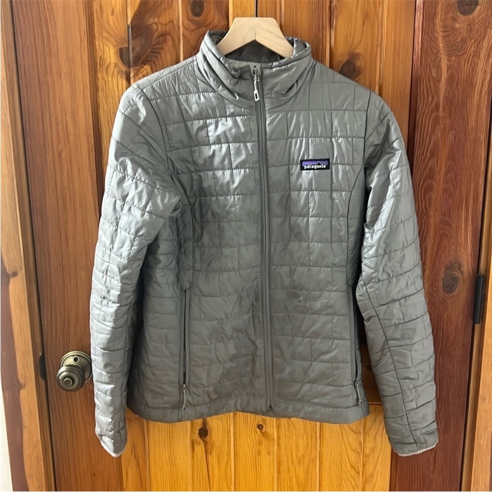 Patagonia Light Gray nano puff jacket